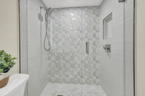 Condo in Coconut Creek, Florida, 2 bedrooms № 2193056 - photo 21
