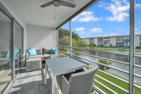 Condo in Coconut Creek, Florida, 2 bedrooms № 2193056 - photo 23