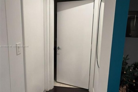 Condo in Miami, Florida  № 1992036 - photo 21