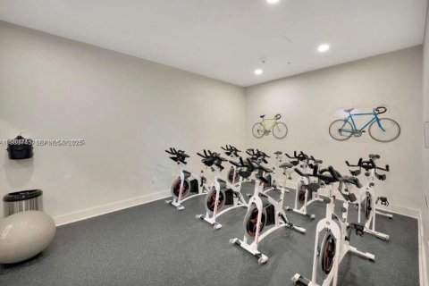 Condo in Miami, Florida  № 1992036 - photo 9