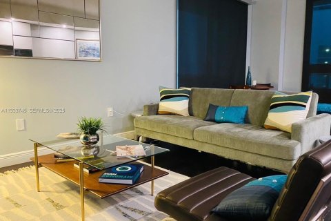 Condo in Miami, Florida  № 1992036 - photo 25