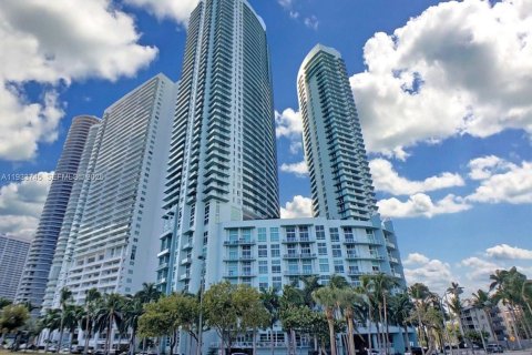 Condo in Miami, Florida  № 1992036 - photo 1