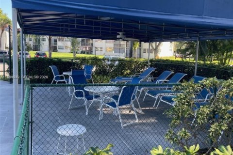 Copropriété à vendre à Pembroke Pines, Floride: 1 chambre, 83.61 m2 № 2256129 - photo 11