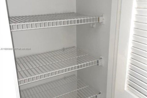 Copropriété à vendre à Pembroke Pines, Floride: 1 chambre, 83.61 m2 № 2256129 - photo 4