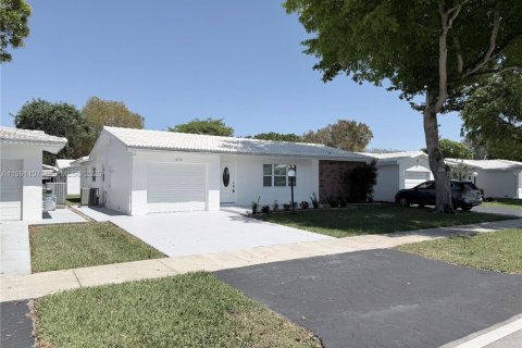 Casa en venta en Plantation, Florida, 2 dormitorios, 144.46 m2 № 2057462 - foto 2