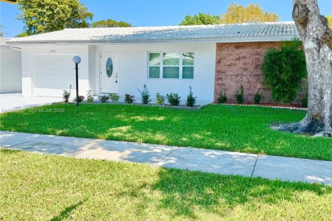 Casa en Plantation, Florida 2 dormitorios, 144.46 m2 № 2057462
