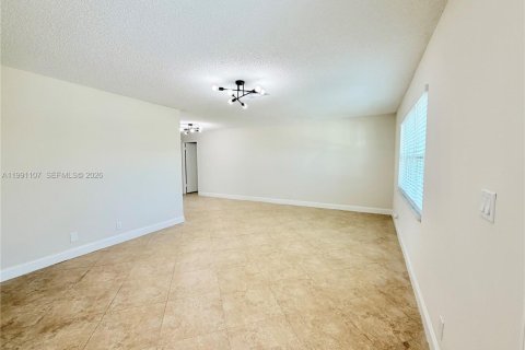 Casa en venta en Plantation, Florida, 2 dormitorios, 144.46 m2 № 2057462 - foto 5