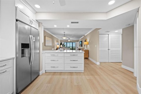 Condo in Sanibel, Florida, 2 bedrooms № 2393587 - photo 10