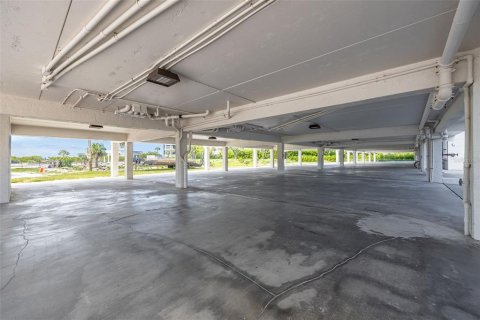 Condo in Sanibel, Florida, 2 bedrooms № 2393587 - photo 7