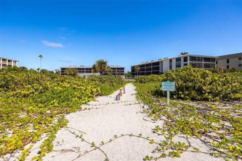 Condo in Sanibel, Florida, 2 bedrooms № 2393587 - photo 5