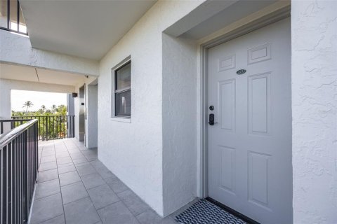 Condo in Sanibel, Florida, 2 bedrooms № 2393587 - photo 8