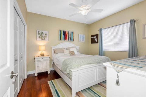 House in New Port Richey, Florida 4 bedrooms, 373.56 sq.m. № 1567917 - photo 22