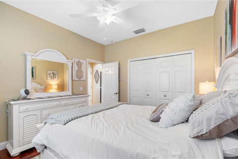 House in New Port Richey, Florida 4 bedrooms, 373.56 sq.m. № 1567917 - photo 23