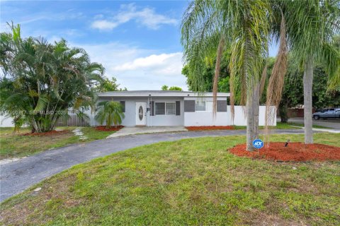 Villa ou maison à louer à Hollywood, Floride: 3 chambres, 93 m2 № 2006996 - photo 26