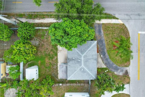 Villa ou maison à louer à Hollywood, Floride: 3 chambres, 93 m2 № 2006996 - photo 4