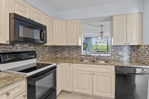 Condominio en venta en Clearwater, Florida, 2 dormitorios, 89.19 m2 № 1838560 - foto 9