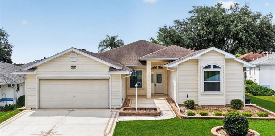 House in Leesburg, Florida 2 bedrooms, 205.59 sq.m. № 2121479