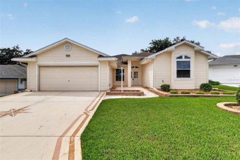 House in Leesburg, Florida 2 bedrooms, 205.59 sq.m. № 2121479 - photo 4