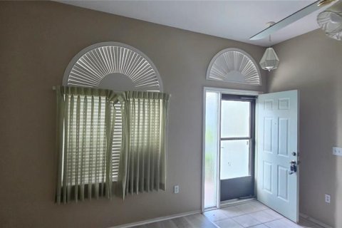 House in New Port Richey, Florida 2 bedrooms, 120.12 sq.m. № 2235414 - photo 7