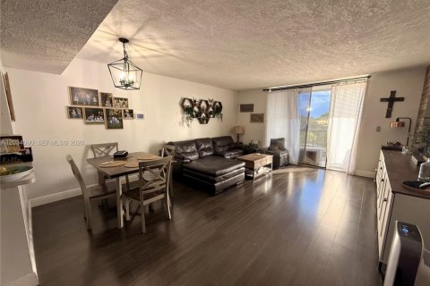 Condo in Miami, Florida, 2 bedrooms № 2086572