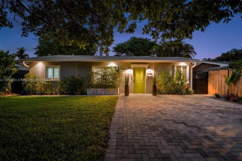 House in Fort Lauderdale, Florida 2 bedrooms, 102.29 sq.m. № 1891139 - photo 2