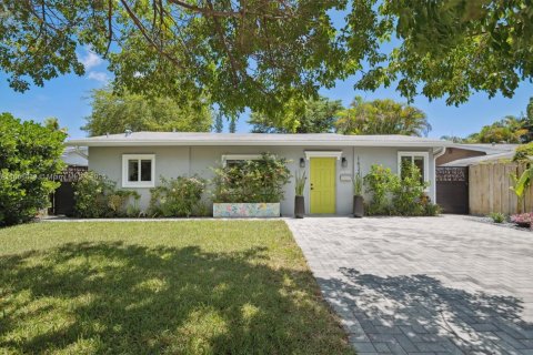 House in Fort Lauderdale, Florida 2 bedrooms, 102.29 sq.m. № 1891139 - photo 1