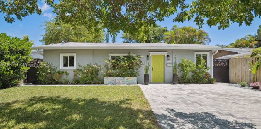 House in Fort Lauderdale, Florida 2 bedrooms, 102.29 sq.m. № 1891139