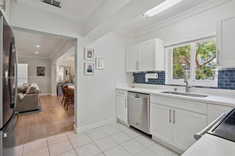 House in Fort Lauderdale, Florida 2 bedrooms, 102.29 sq.m. № 1891139 - photo 20