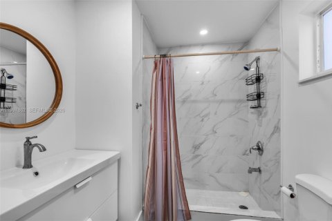 Touwnhouse à vendre à Hialeah, Floride: 3 chambres, 108.7 m2 № 2068187 - photo 15