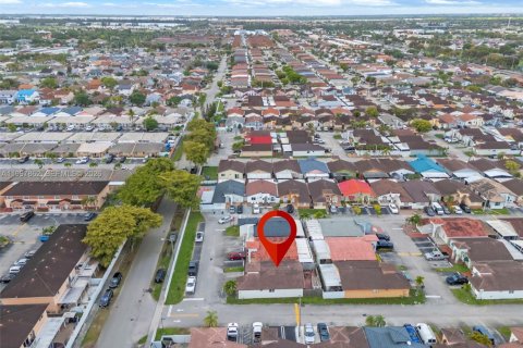 Touwnhouse à vendre à Hialeah, Floride: 3 chambres, 108.7 m2 № 2068187 - photo 28