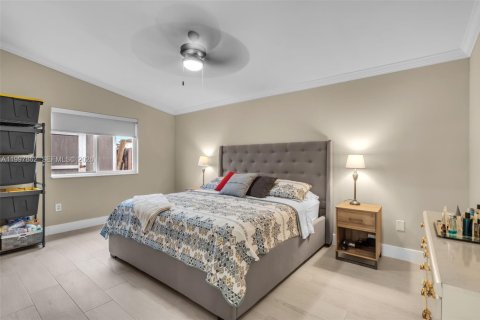 Touwnhouse à vendre à Hialeah, Floride: 3 chambres, 108.7 m2 № 2068187 - photo 12