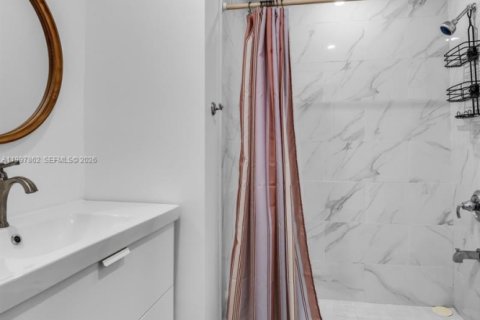 Touwnhouse à vendre à Hialeah, Floride: 3 chambres, 108.7 m2 № 2068187 - photo 16