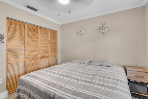 Touwnhouse à vendre à Hialeah, Floride: 3 chambres, 108.7 m2 № 2068187 - photo 20