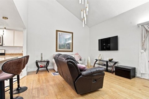 Adosado en venta en Tampa, Florida, 3 dormitorios, 106.65 m2 № 2342674 - foto 17