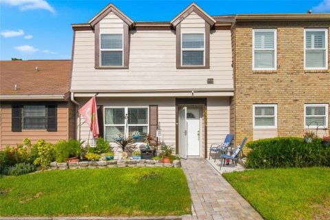 Townhouse in Tampa, Florida 3 bedrooms, 106.65 sq.m. № 2342674