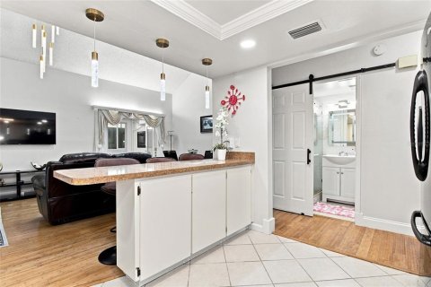 Adosado en venta en Tampa, Florida, 3 dormitorios, 106.65 m2 № 2342674 - foto 15