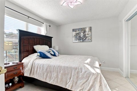 Adosado en venta en Tampa, Florida, 3 dormitorios, 106.65 m2 № 2342674 - foto 6