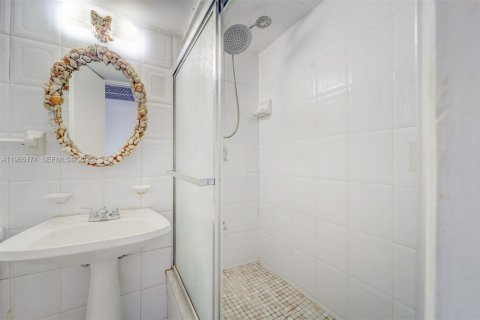 Copropriété à vendre à Miami Beach, Floride: 2 chambres, 93.46 m2 № 2026515 - photo 23