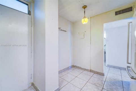 Copropriété à vendre à Miami Beach, Floride: 2 chambres, 93.46 m2 № 2026515 - photo 22