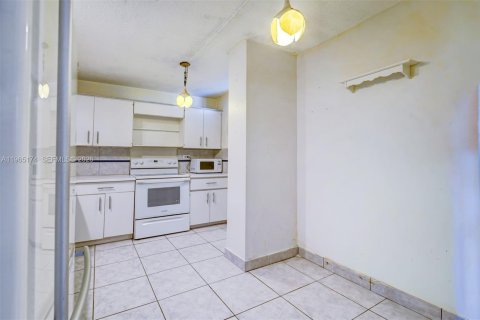 Copropriété à vendre à Miami Beach, Floride: 2 chambres, 93.46 m2 № 2026515 - photo 20