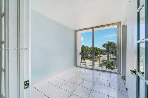 Copropriété à vendre à Miami Beach, Floride: 2 chambres, 93.46 m2 № 2026515 - photo 3