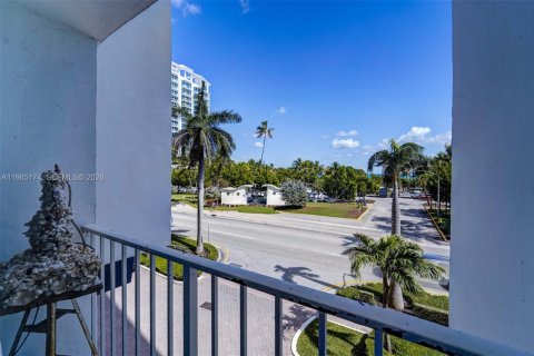 Copropriété à vendre à Miami Beach, Floride: 2 chambres, 93.46 m2 № 2026515 - photo 4