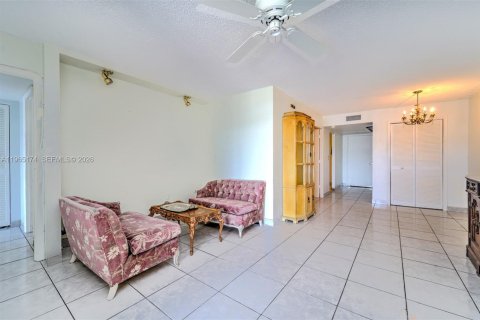 Copropriété à vendre à Miami Beach, Floride: 2 chambres, 93.46 m2 № 2026515 - photo 2