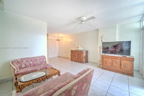 Copropriété à vendre à Miami Beach, Floride: 2 chambres, 93.46 m2 № 2026515 - photo 10