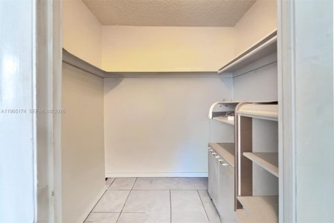 Copropriété à vendre à Miami Beach, Floride: 2 chambres, 93.46 m2 № 2026515 - photo 24