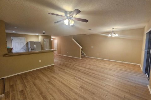 Townhouse in Sanford, Florida 2 bedrooms, 121.52 sq.m. № 2267058 - photo 2
