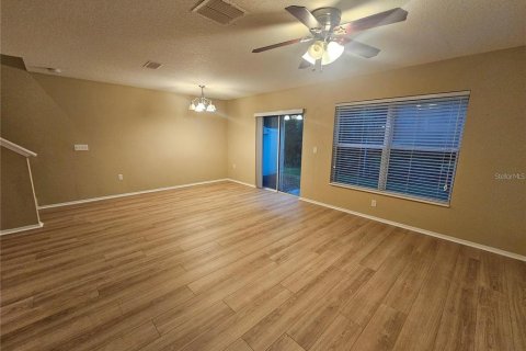 Townhouse in Sanford, Florida 2 bedrooms, 121.52 sq.m. № 2267058 - photo 5