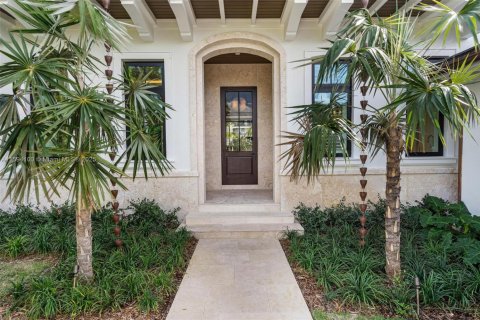 House in Bay Harbor Islands, Florida 6 bedrooms, 517.47 sq.m. № 1187122 - photo 7