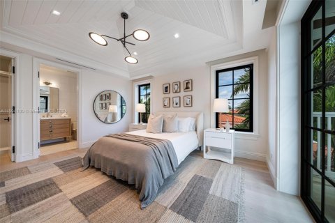 House in Bay Harbor Islands, Florida 6 bedrooms, 517.47 sq.m. № 1187122 - photo 29