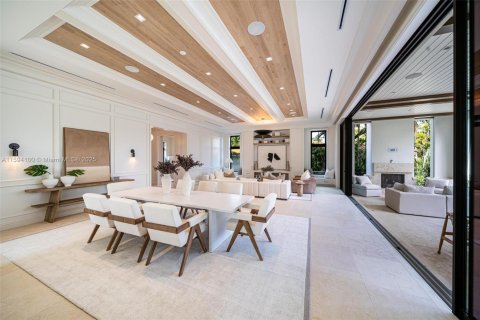 House in Bay Harbor Islands, Florida 6 bedrooms, 517.47 sq.m. № 1187122 - photo 16
